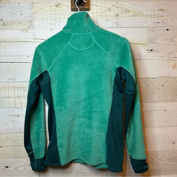 Patagonia Women’s R2 Jacket Style #25148 - Picture 3 of 7